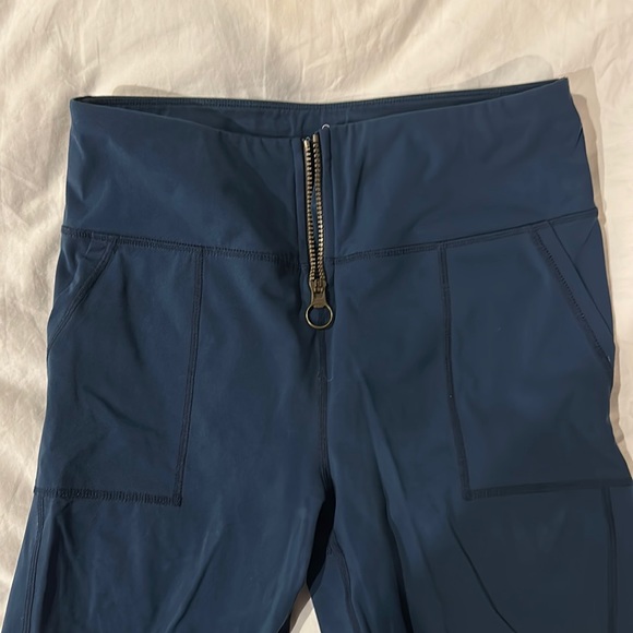 Sweaty Betty Farrah Legging in Beetle Blue, Size M - Picture 6 of 6